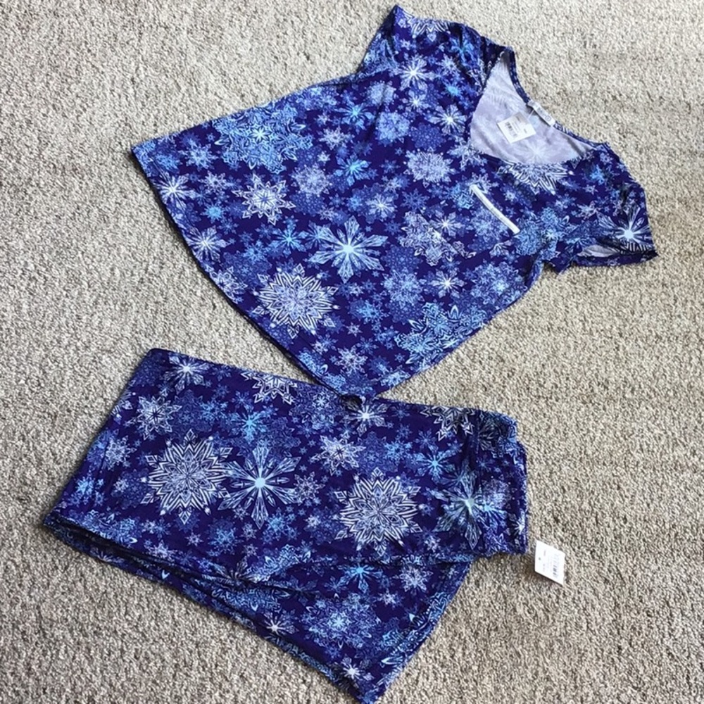 AMANDA BLU SNOWFLAKE PAJAMAS - SMALL NWT